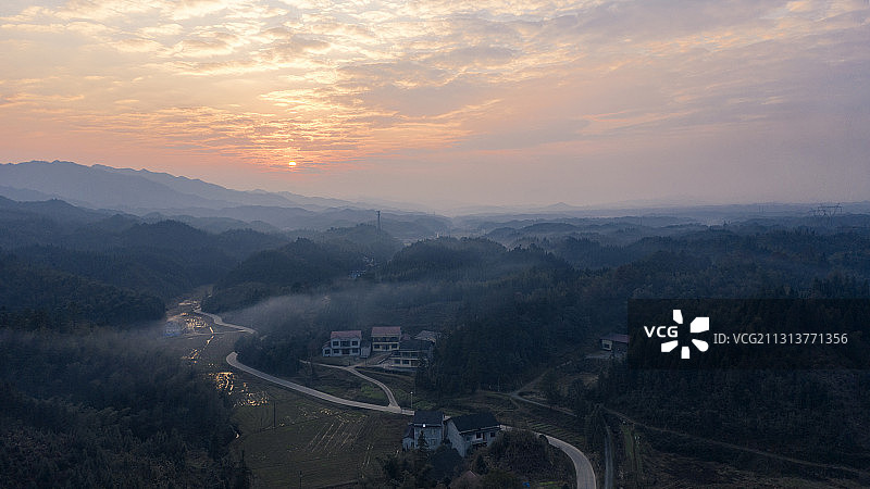 湖南丘陵地带乡村日落图片素材