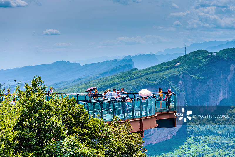 中国四川广元剑门关风景区抱龙山观景台图片素材
