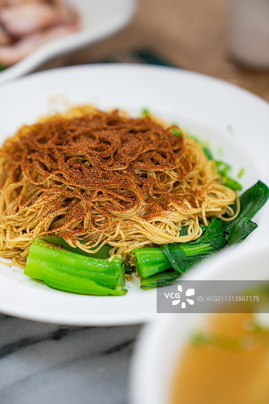 中国澳门黄枝记美食虾籽面图片素材