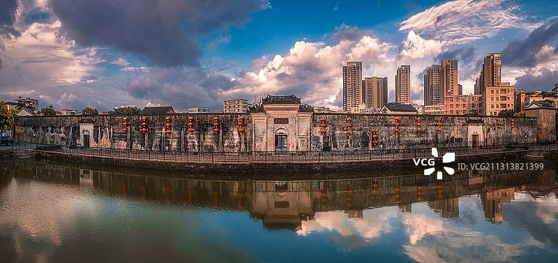 航拍深圳坪山大万世居图片素材