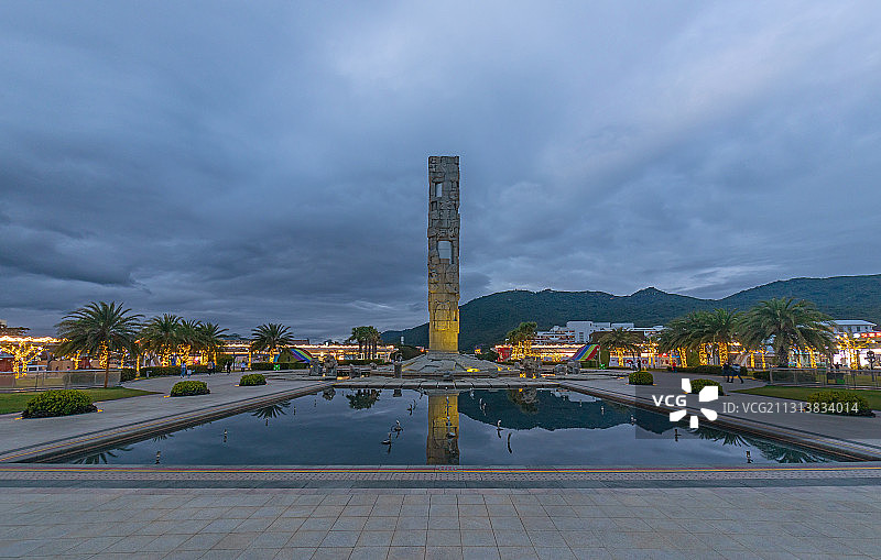 海南三亚湾中心广场图片素材