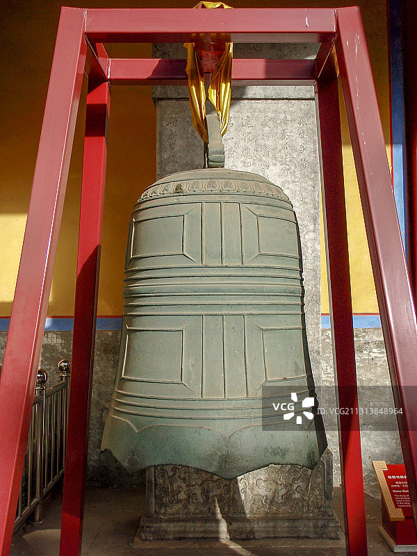 北京孔庙国子监大成门古钟图片素材