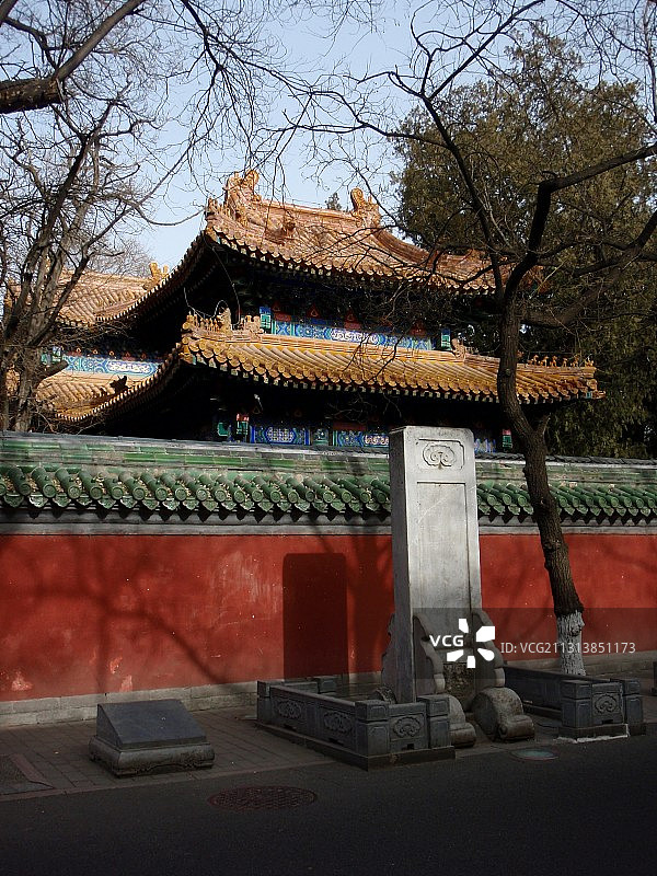 北京孔庙国子监院墙外下马石碑图片素材