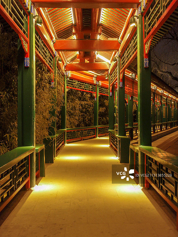 北京什刹海长廊夜景灯光秀图片素材