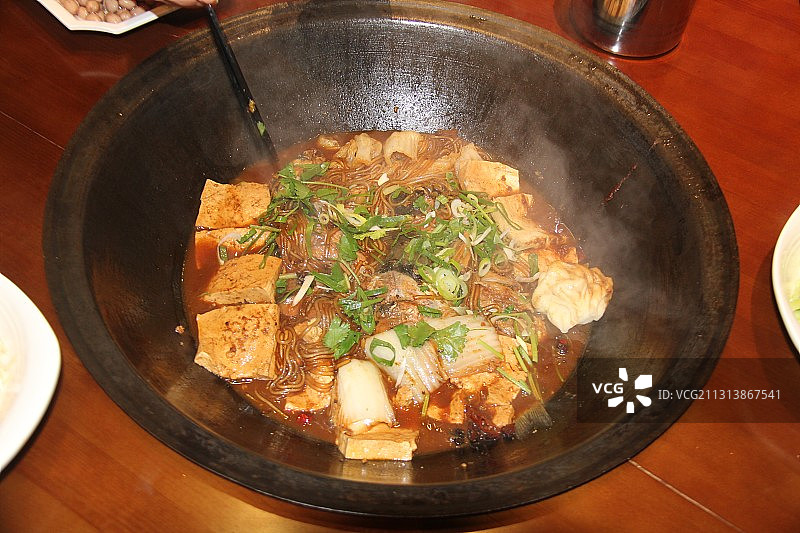 黑龙江齐齐哈尔美食：八家河铁锅炖鱼图片素材