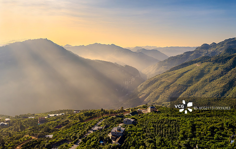赤水河峡谷程曦图片素材