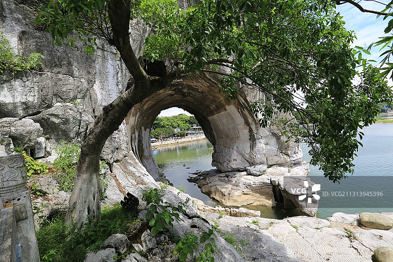中国广西桂林象山景区象鼻山另一侧风光图片素材