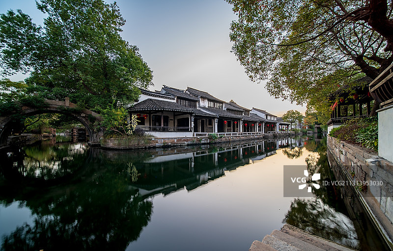 江苏省苏州市黎里古镇，历经千年依旧保存完好的江南水乡图片素材