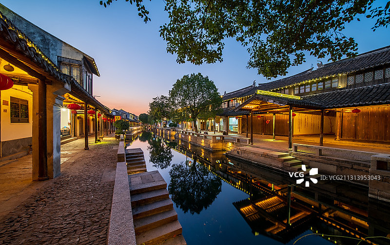 江苏省苏州市黎里古镇，历经千年依旧保存完好的江南水乡图片素材