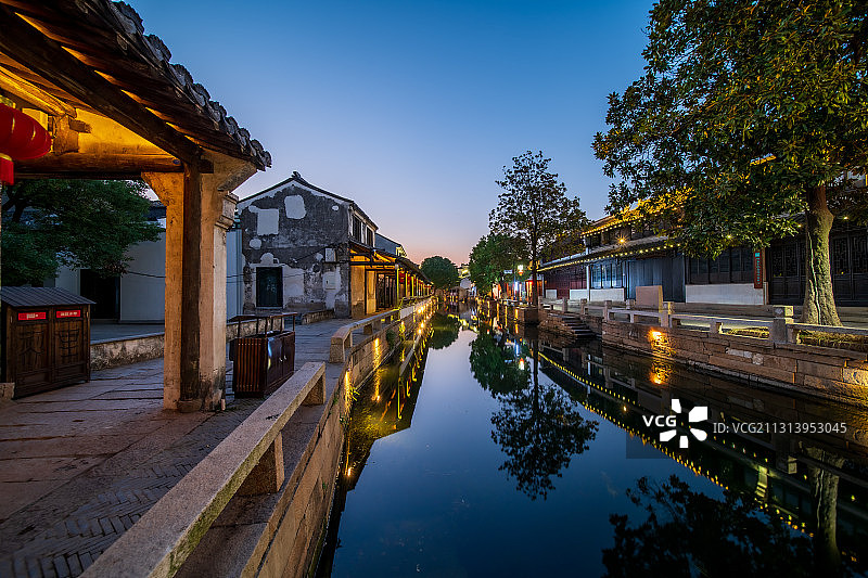 江苏省苏州市黎里古镇，历经千年依旧保存完好的江南水乡图片素材