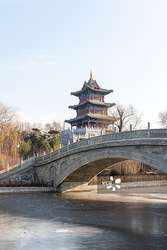 山西省太原市冬季迎泽公园风景图片素材