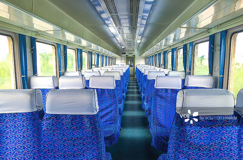 一辆高速铁路内景干净明亮图片素材