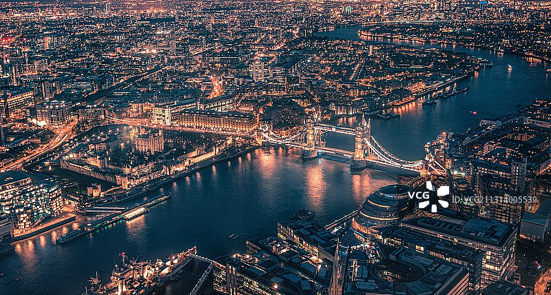 夜色中的伦敦塔桥图片素材