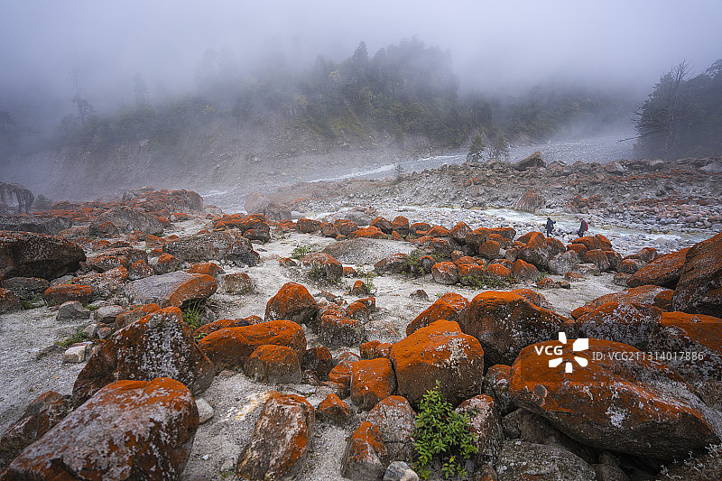 燕子沟红石滩，川西美景图片素材