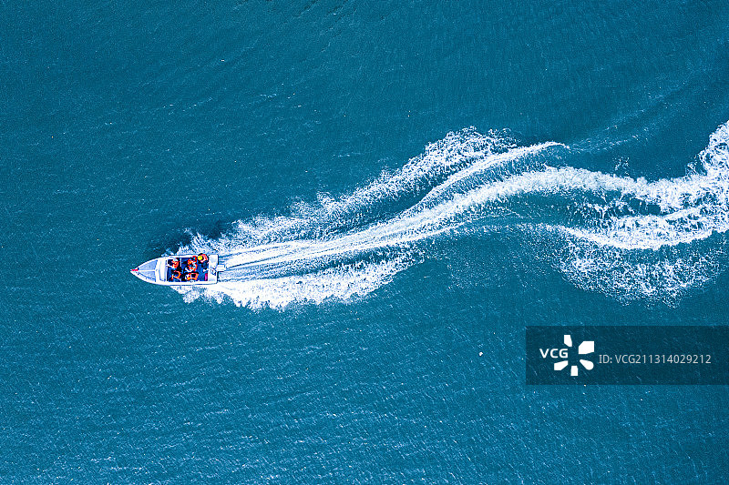 航拍长沙年嘉湖游艇景色图片素材