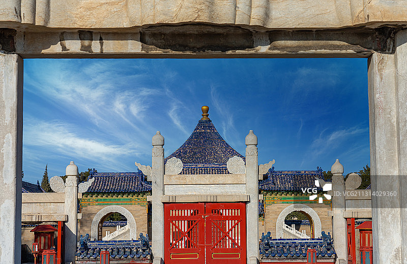 北京天坛公园圆丘正门和回音壁图片素材