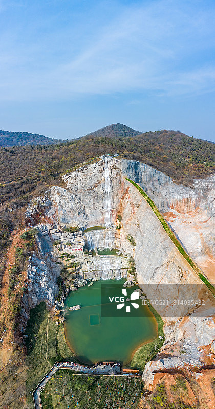 江苏省南京市汤山矿坑公园，废弃矿坑改造的网红打卡地图片素材