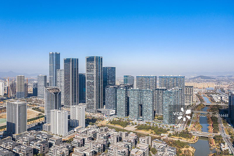 浙江杭州未来科技城天际线晴天航拍全景图片素材