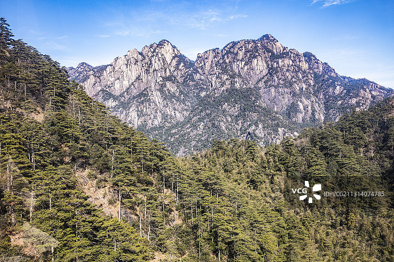 奇松怪石雾凇云海仙境黄山雪景风光图片素材