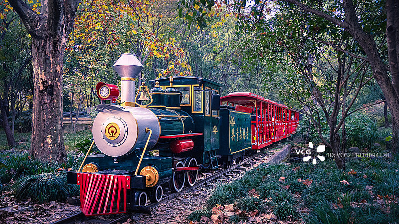 火车进站图片素材