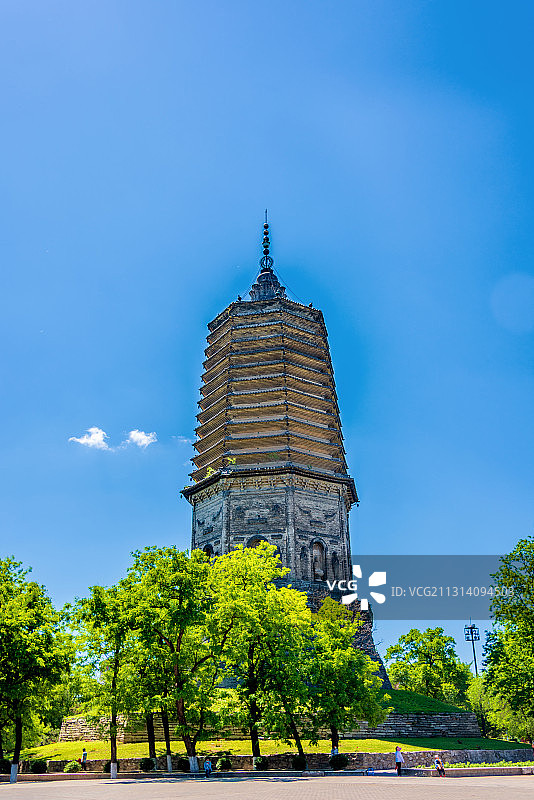 中国辽宁辽阳标志性建筑白塔图片素材