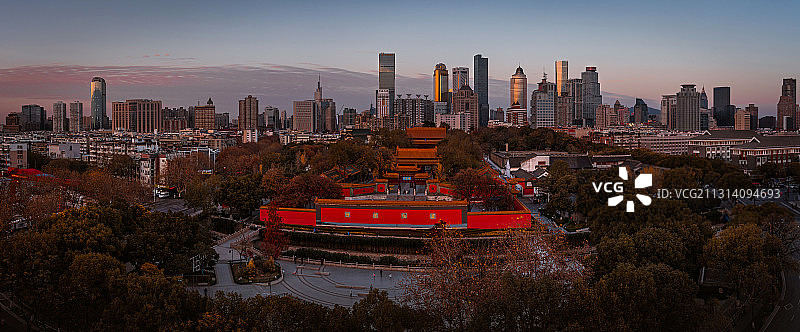 南京朝天宫与新街口天际线图片素材