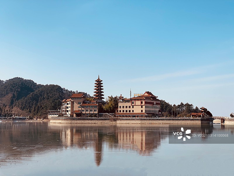 九宫山下云中湖图片素材