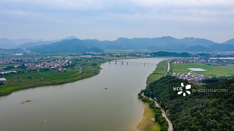 浙江省绍兴市上虞曹娥江畔-东山景区，东晋名士谢安隐居于此图片素材