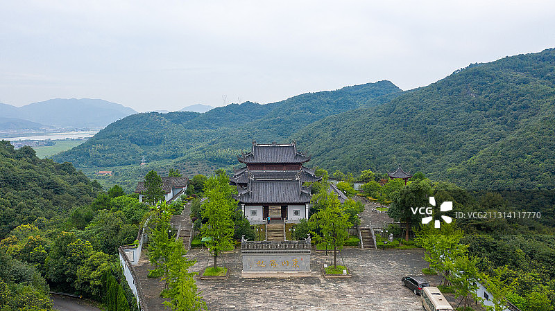浙江省绍兴市上虞曹娥江畔-东山景区，东晋名士谢安隐居于此图片素材