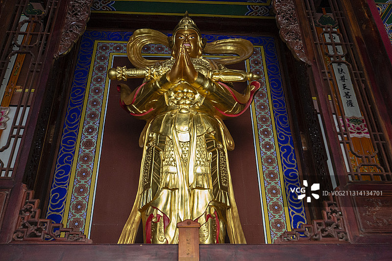 云南省大理市崇圣寺弥勒殿韦驮菩萨图片素材