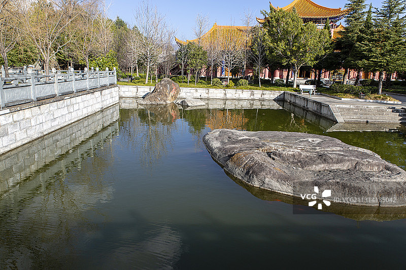 云南省大理市崇圣寺放生池图片素材
