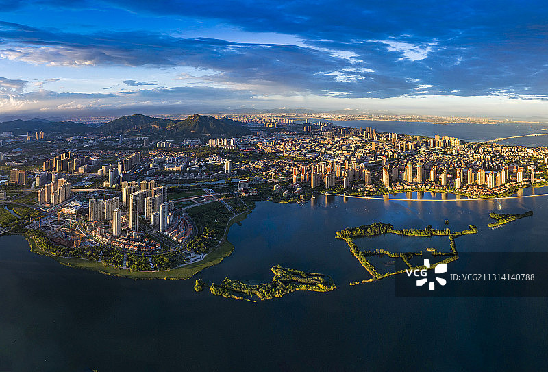 《宜居之城》杨景初图片素材