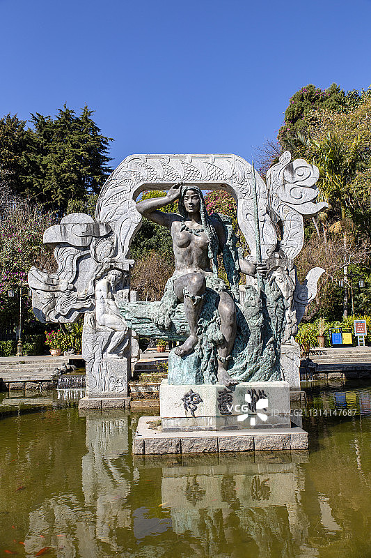 云南省大理市南诏风情岛沙壹母雕像图片素材