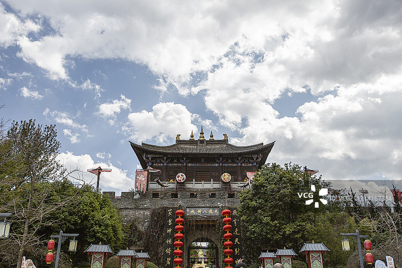 云南省大理市天龙八部影视城大门图片素材