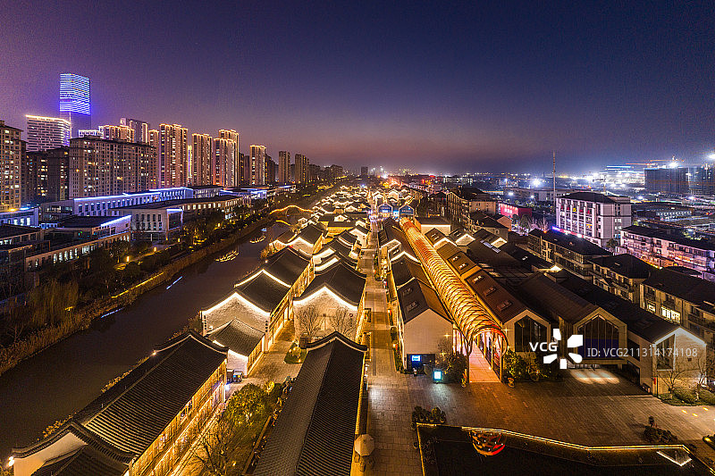 浙江杭州梦想小镇夜景航拍图片素材