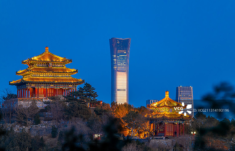 北京万春亭 和现代化建筑图片素材