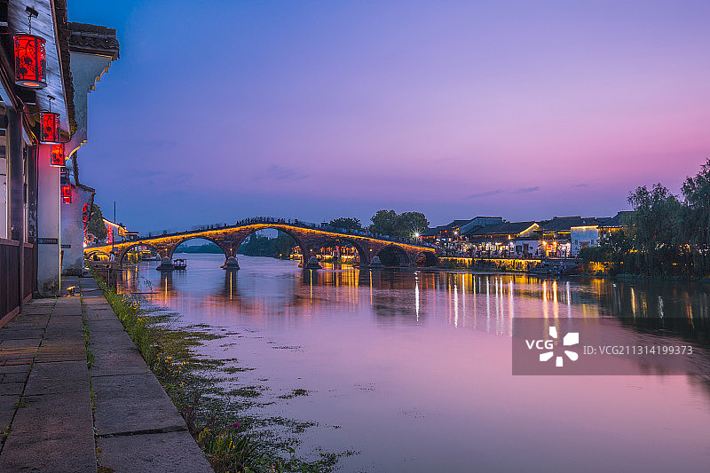 中国杭州余杭塘栖古镇傍晚风光图片素材