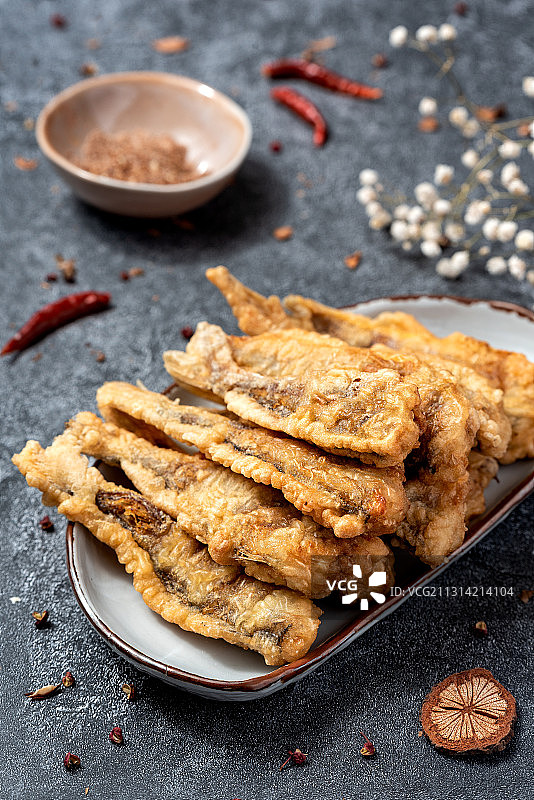 干炸小黄鱼图片素材