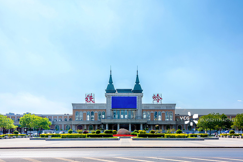 中国辽宁铁岭火车站站前广场图片素材
