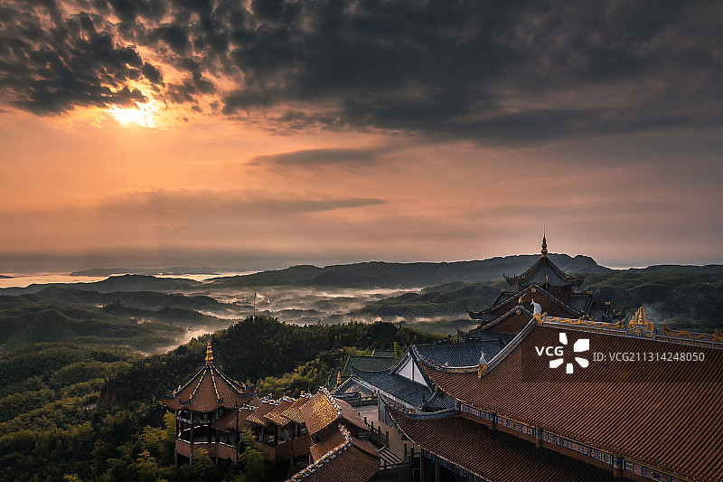 古刹晨曦图片素材