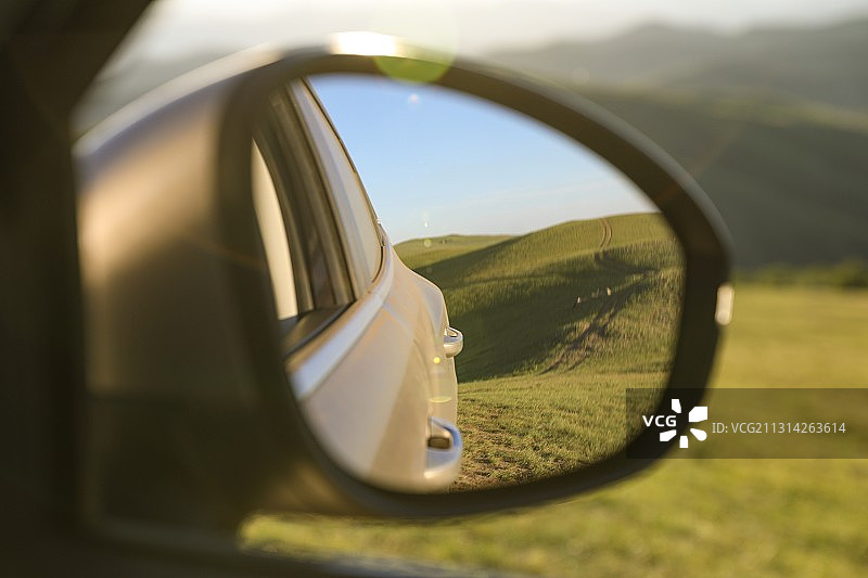 后视镜的风光图片素材