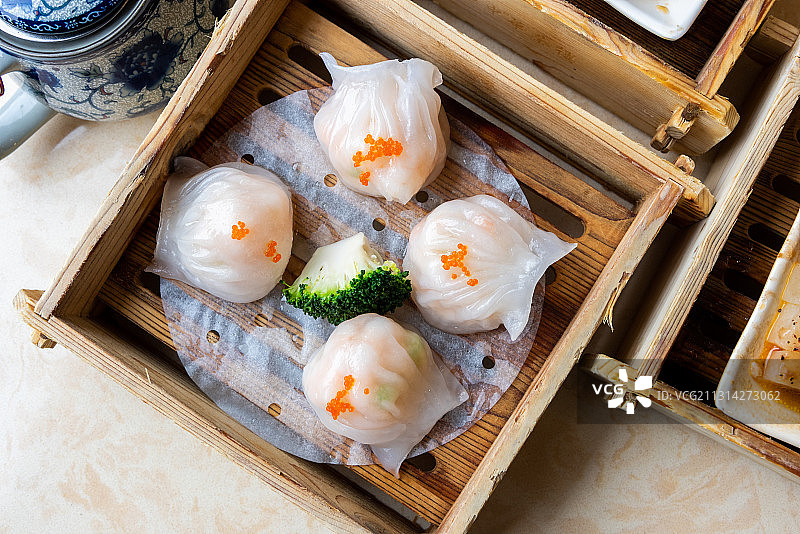 粤式早茶点心虾饺特写图片素材