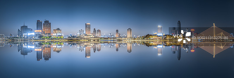 浙江省宁波市海曙区天一广场三江口夜景全景风光图片素材