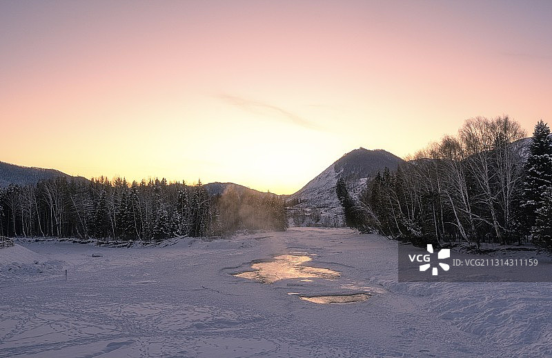 禾木桥图片素材