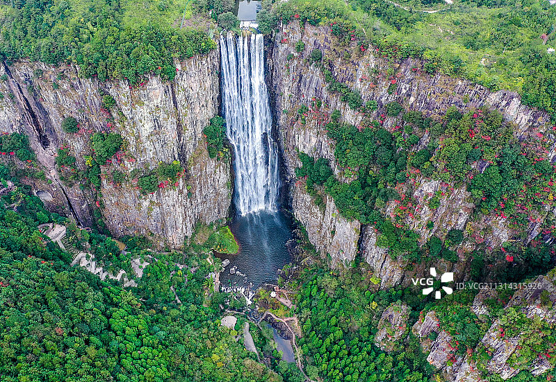 浙江省温州市文成县中华第一高瀑-百丈漈景区图片素材
