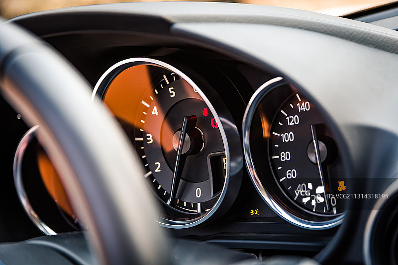 汽车仪表盘图片素材