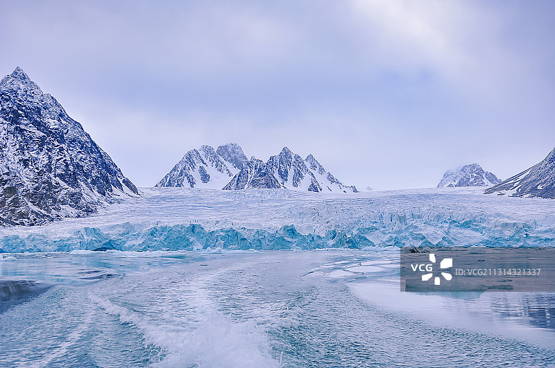 斯瓦尔巴岛摩纳哥冰川图片素材