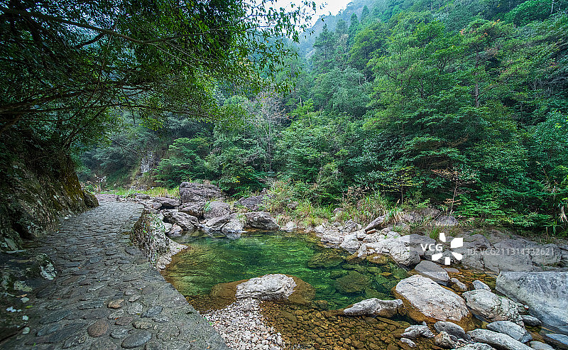 浙江省温州市文成县4A级景区铜铃山-隐藏着地质奇观“穴壶”图片素材