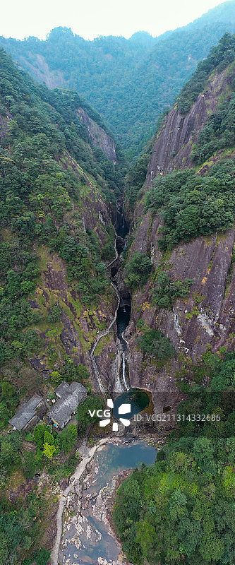 浙江省温州市文成县4A级景区铜铃山-隐藏着地质奇观“穴壶”图片素材