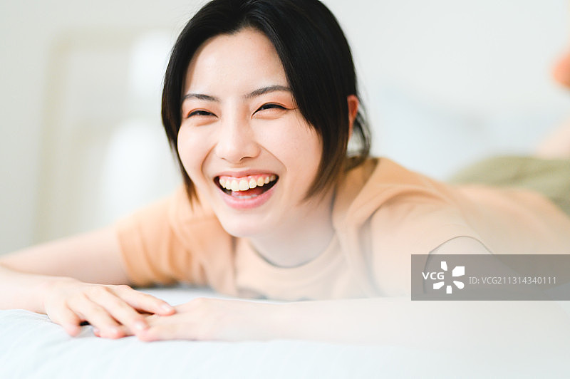 东方女性居家生活人像图片素材